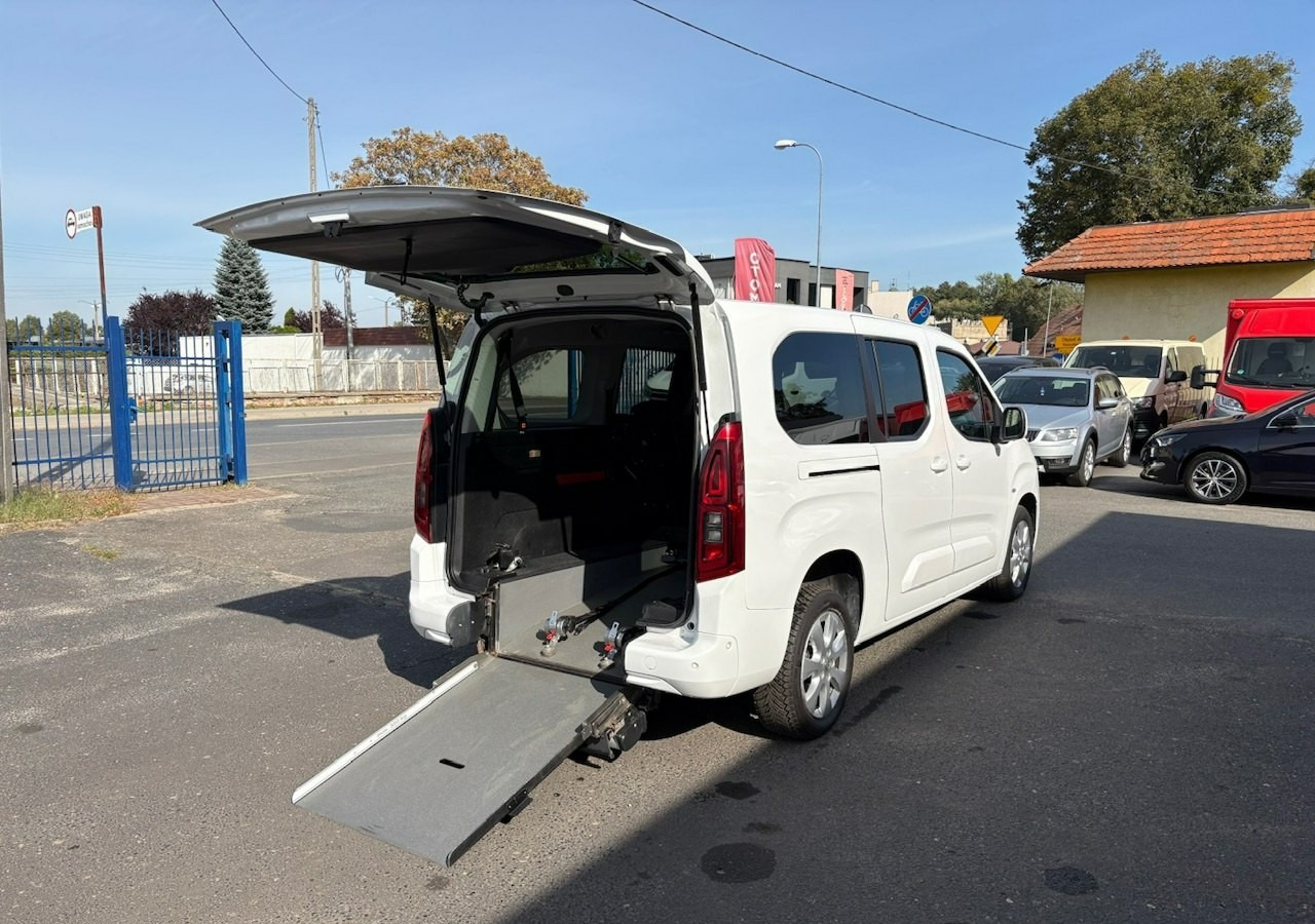 Opel Combo IV Combo Life Opel ComboLife Niepełnosprawnych inwalida rampa Bogate wy - Coche familiar: foto 4 Opel Combo IV Combo Life Opel ComboLife Niepełnosprawnych inwalida rampa Bogate wy - Coche familiar: foto 4