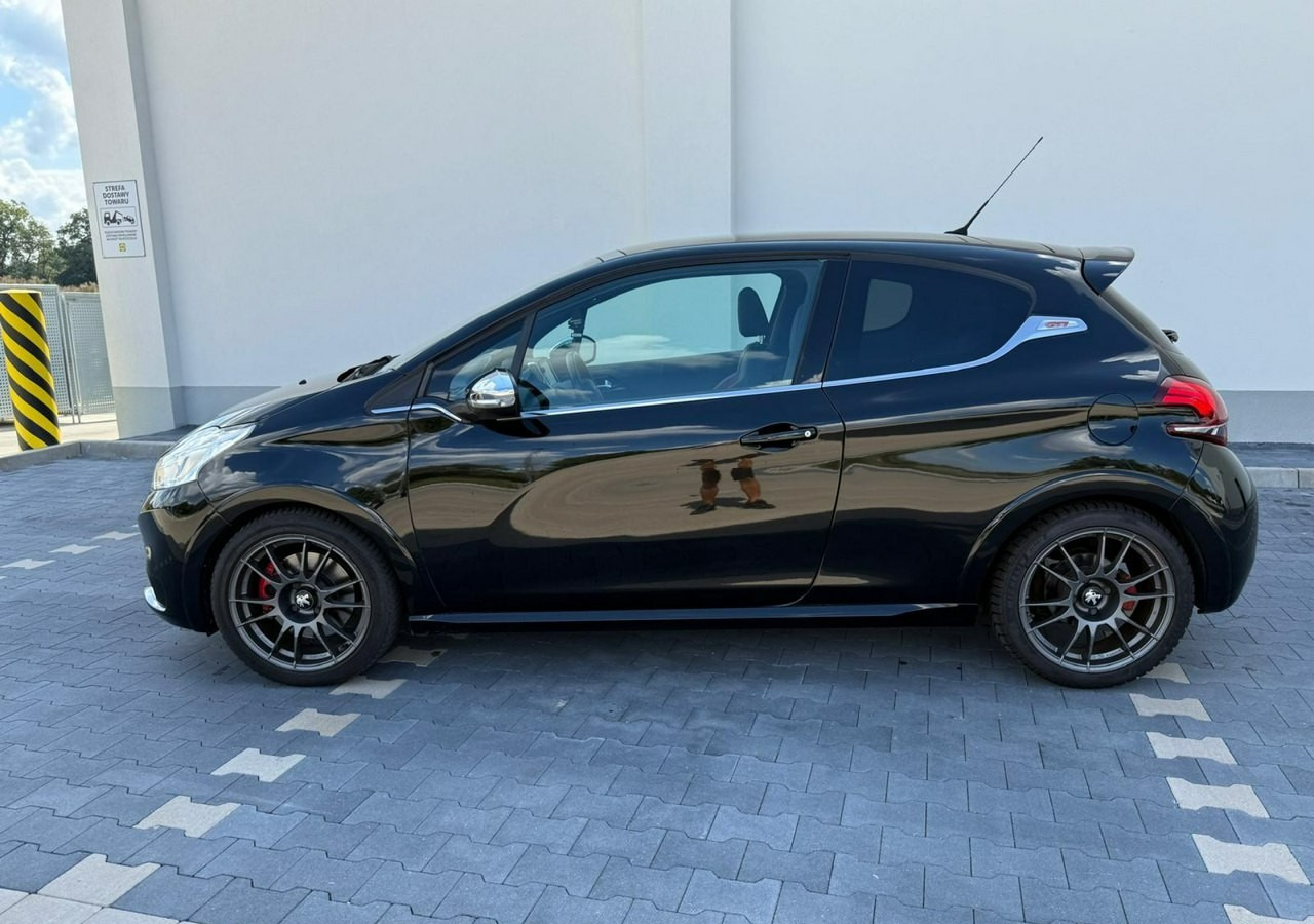 Peugeot 208 I 208GTI Sport 1.6THP 208KM Panorama Led JBL Navi Kamera OZ-Racing 201 - Hatchback: foto 2 Peugeot 208 I 208GTI Sport 1.6THP 208KM Panorama Led JBL Navi Kamera OZ-Racing 201 - Hatchback: foto 2