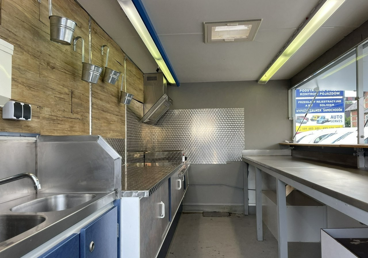 Peugeot Boxer Autosklep Gastronomiczna food truck foodtruck W-zasilanie DMC 3500 - Camión tienda: foto 1 Peugeot Boxer Autosklep Gastronomiczna food truck foodtruck W-zasilanie DMC 3500 - Camión tienda: foto 1