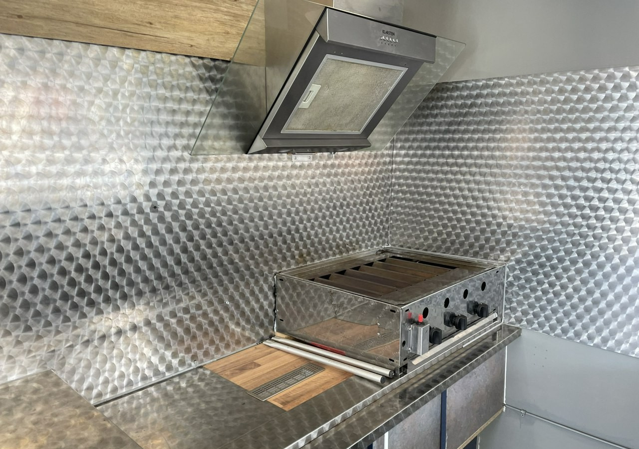 Peugeot Boxer Autosklep Gastronomiczna food truck foodtruck W-zasilanie DMC 3500 - Camión tienda: foto 5 Peugeot Boxer Autosklep Gastronomiczna food truck foodtruck W-zasilanie DMC 3500 - Camión tienda: foto 5