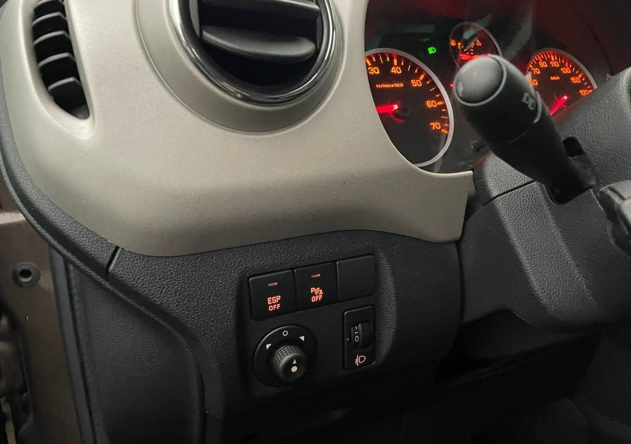 Coche familiar Peugeot Partner II Peugeot Partner Tepee 1.6 VTi 120KM Family Model 2013: foto 15