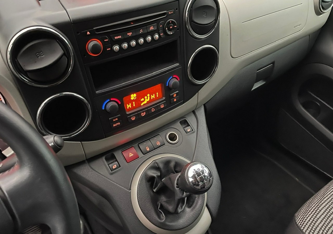 Coche familiar Peugeot Partner II Peugeot Partner Tepee 1.6 VTi 120KM Family Model 2013: foto 14