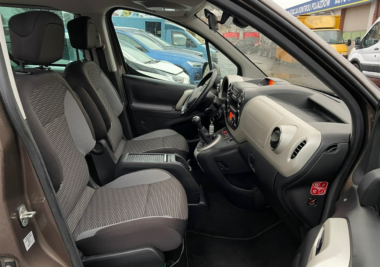 Coche familiar Peugeot Partner II Peugeot Partner Tepee 1.6 VTi 120KM Family Model 2013: foto 19