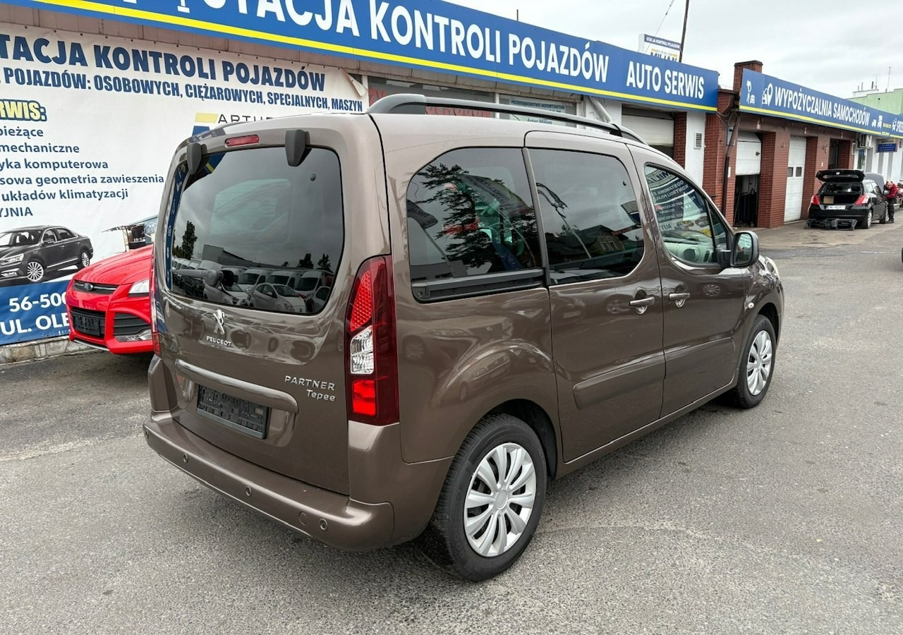 Peugeot Partner II Peugeot Partner Tepee 100 Family Model 2013 - Coche familiar: foto 3 Peugeot Partner II Peugeot Partner Tepee 100 Family Model 2013 - Coche familiar: foto 3