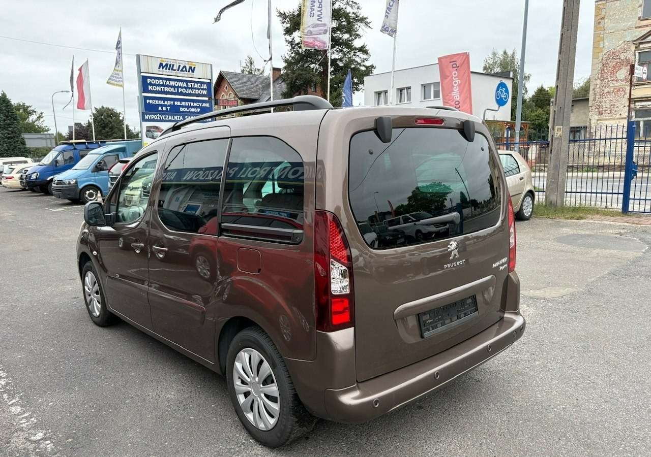 Peugeot Partner II Peugeot Partner Tepee 100 Family Model 2013 - Coche familiar: foto 5 Peugeot Partner II Peugeot Partner Tepee 100 Family Model 2013 - Coche familiar: foto 5