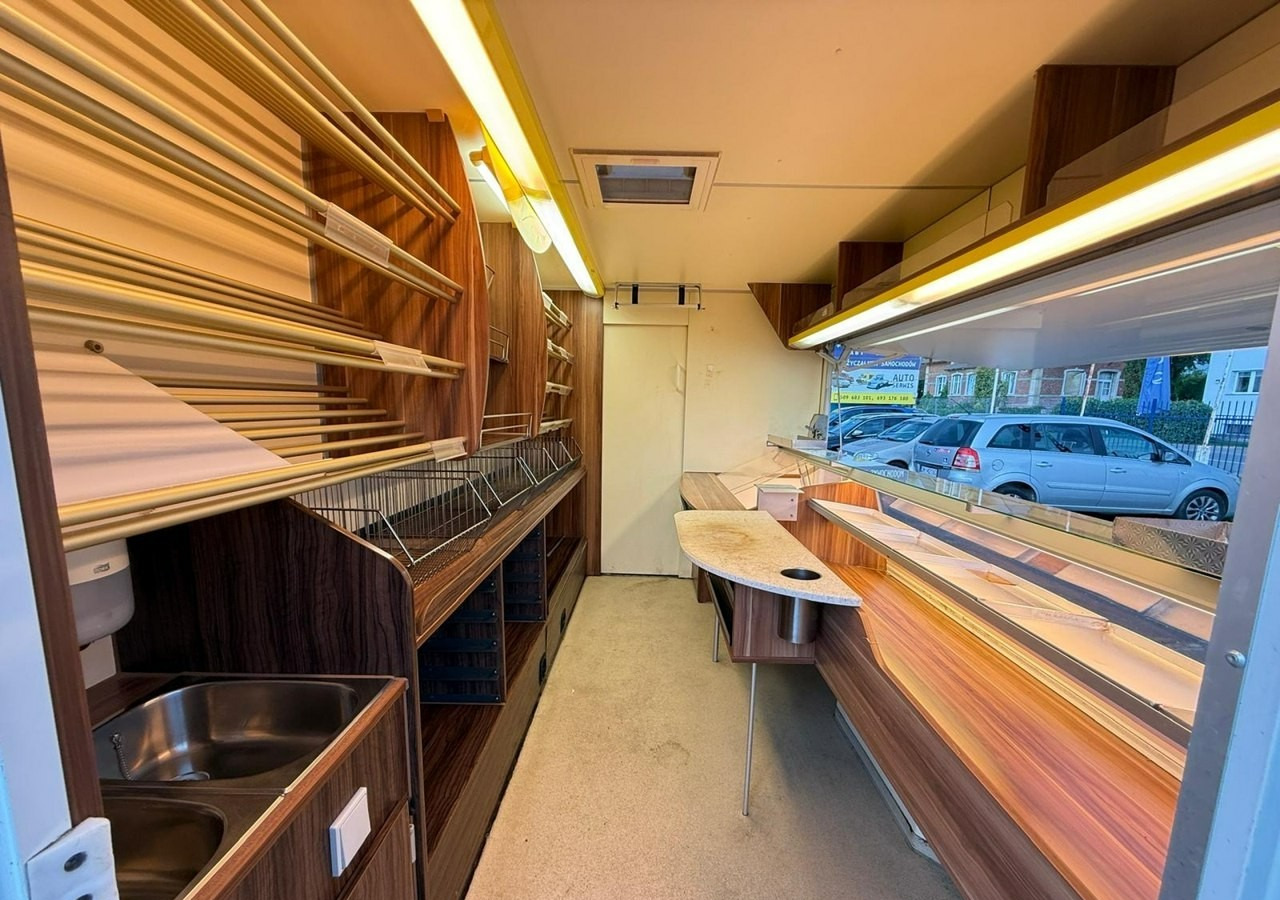 Renault Master Autosklep pieczyw Sklep Gastronomiczny Food Truck Foodtruck BORCO 20 - Camión tienda: foto 3 Renault Master Autosklep pieczyw Sklep Gastronomiczny Food Truck Foodtruck BORCO 20 - Camión tienda: foto 3
