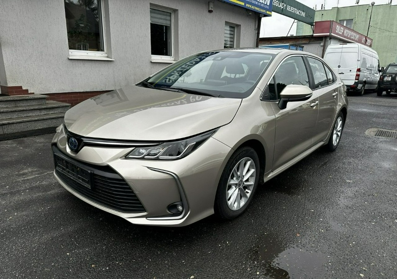 Toyota Corolla XII Corolla Sedan 1.8 Hybrid 98KM Comfort Salon PL 2022 - Sedan: foto 2 Toyota Corolla XII Corolla Sedan 1.8 Hybrid 98KM Comfort Salon PL 2022 - Sedan: foto 2