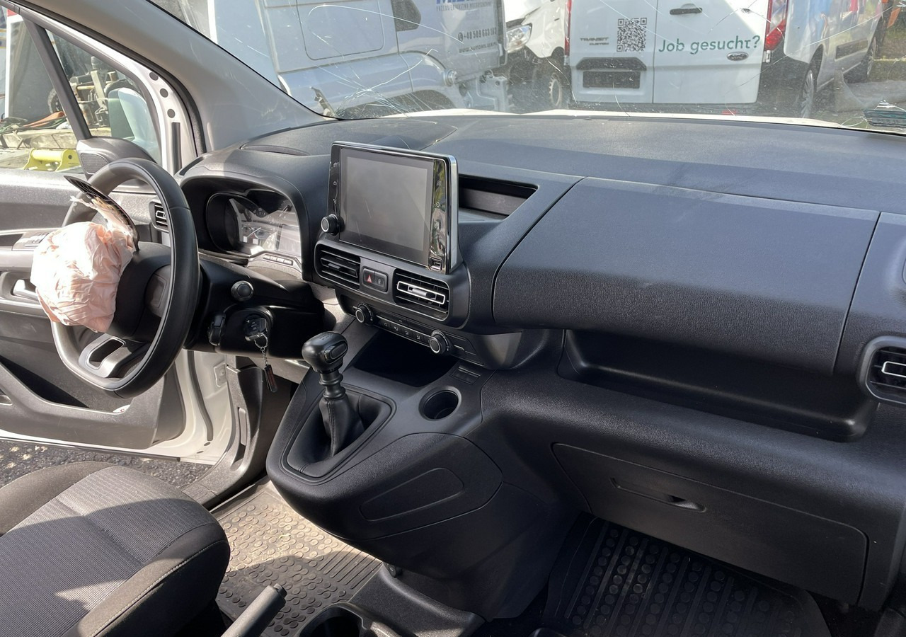 Toyota ProAce Proace City Verso Toyota Proace City Verso Long 1.5 D-4D Business 2021Salon - Coche: foto 4 Toyota ProAce Proace City Verso Toyota Proace City Verso Long 1.5 D-4D Business 2021Salon - Coche: foto 4