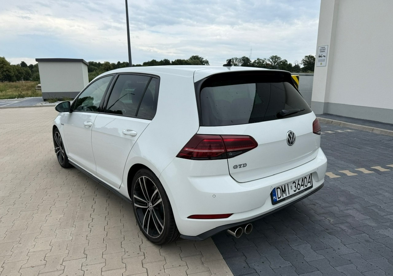 Volkswagen Golf VII GTD 2.0TDI 184KM FullLed Navi Klimatronik ACC Asystenci - Sedan: foto 3 Volkswagen Golf VII GTD 2.0TDI 184KM FullLed Navi Klimatronik ACC Asystenci - Sedan: foto 3