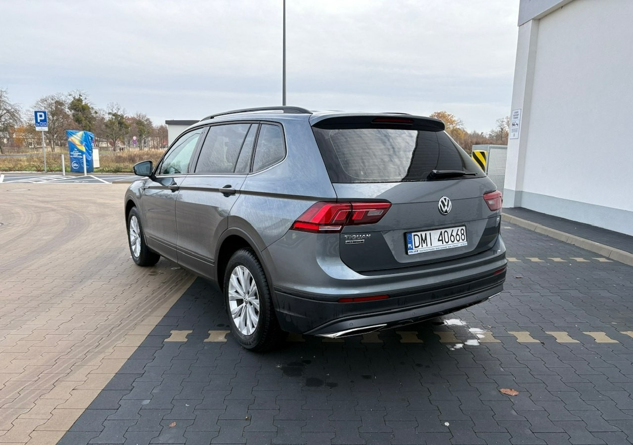 Volkswagen Tiguan II 1,4TSI 150KM 65tyśkm 7osobowy Comfort Tempomat ACC Klima Alu 2018 - SUV/ Todoterreno: foto 4 Volkswagen Tiguan II 1,4TSI 150KM 65tyśkm 7osobowy Comfort Tempomat ACC Klima Alu 2018 - SUV/ Todoterreno: foto 4