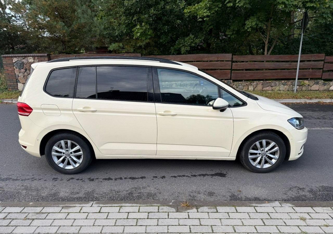 Volkswagen Touran III 2.0 TDI DSG 120 KM Automat 7osobowy Klima Skóra Full Serwis 2020 - Coche familiar: foto 2 Volkswagen Touran III 2.0 TDI DSG 120 KM Automat 7osobowy Klima Skóra Full Serwis 2020 - Coche familiar: foto 2
