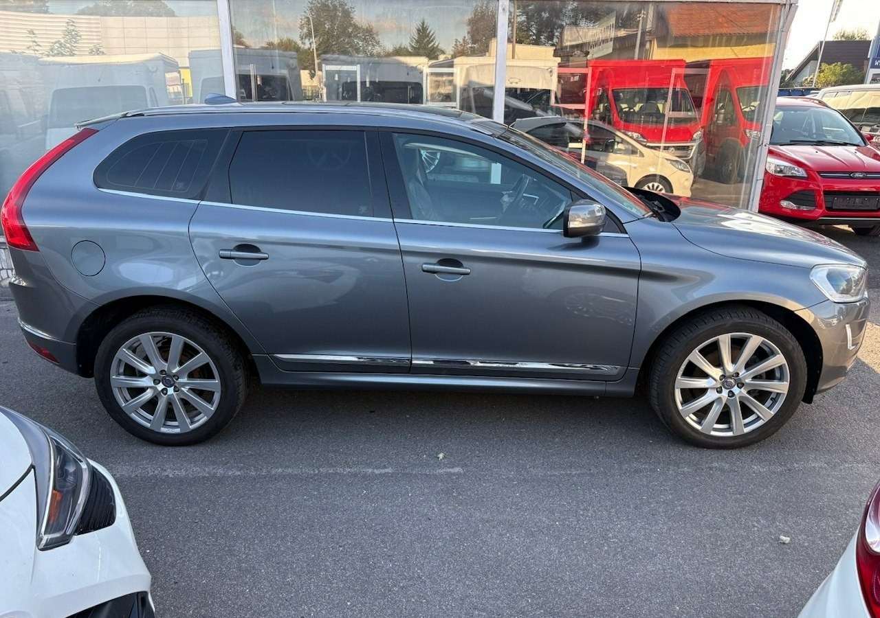 Volvo XC60 I Volvo XC 60 2,4 D4 AWD 190KM Summum Navi Panorama Skóry Kamera 2017 - SUV/ Todoterreno: foto 2 Volvo XC60 I Volvo XC 60 2,4 D4 AWD 190KM Summum Navi Panorama Skóry Kamera 2017 - SUV/ Todoterreno: foto 2