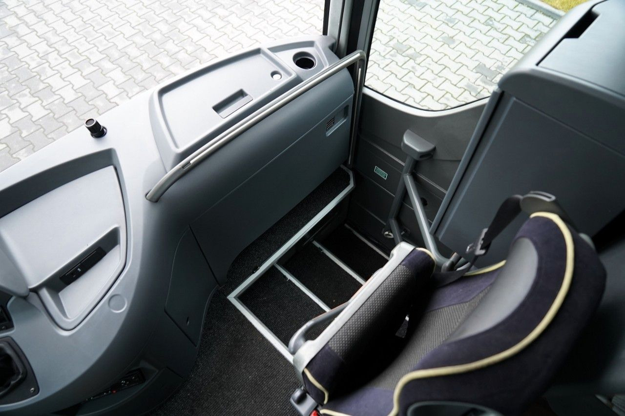 Autobús Mercedes-Benz TOURISMO RHD / EURO 6 / 12 METRÓW / SPROWADZONY: foto 15 Autobús Mercedes-Benz TOURISMO RHD / EURO 6 / 12 METRÓW / SPROWADZONY: foto 15