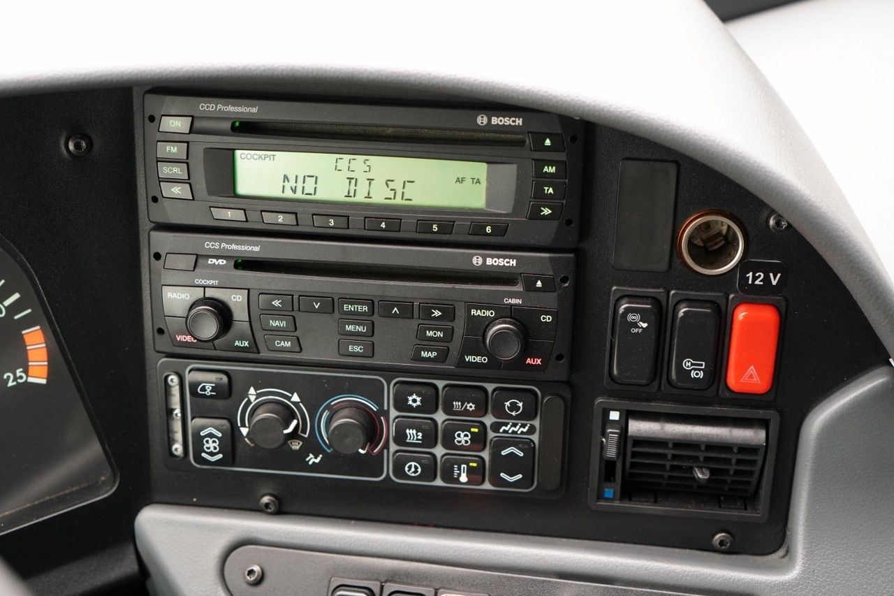 Autobús Mercedes-Benz TOURISMO RHD / EURO 6 / 12 METRÓW / SPROWADZONY: foto 18 Autobús Mercedes-Benz TOURISMO RHD / EURO 6 / 12 METRÓW / SPROWADZONY: foto 18