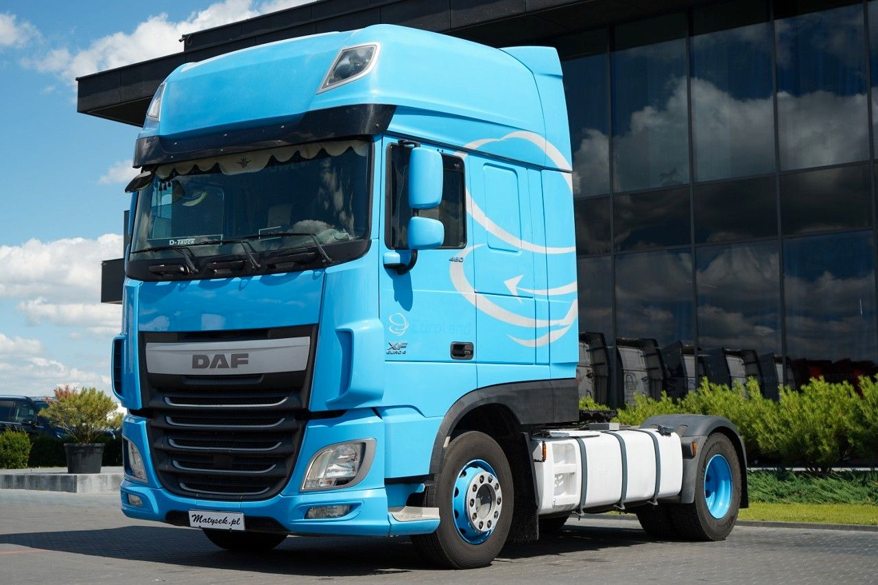DAF XF 460 / SUPER SPACE CAB / RETARDER / EURO 6 / 2 - Cabeza tractora: foto 2 DAF XF 460 / SUPER SPACE CAB / RETARDER / EURO 6 / 2 - Cabeza tractora: foto 2