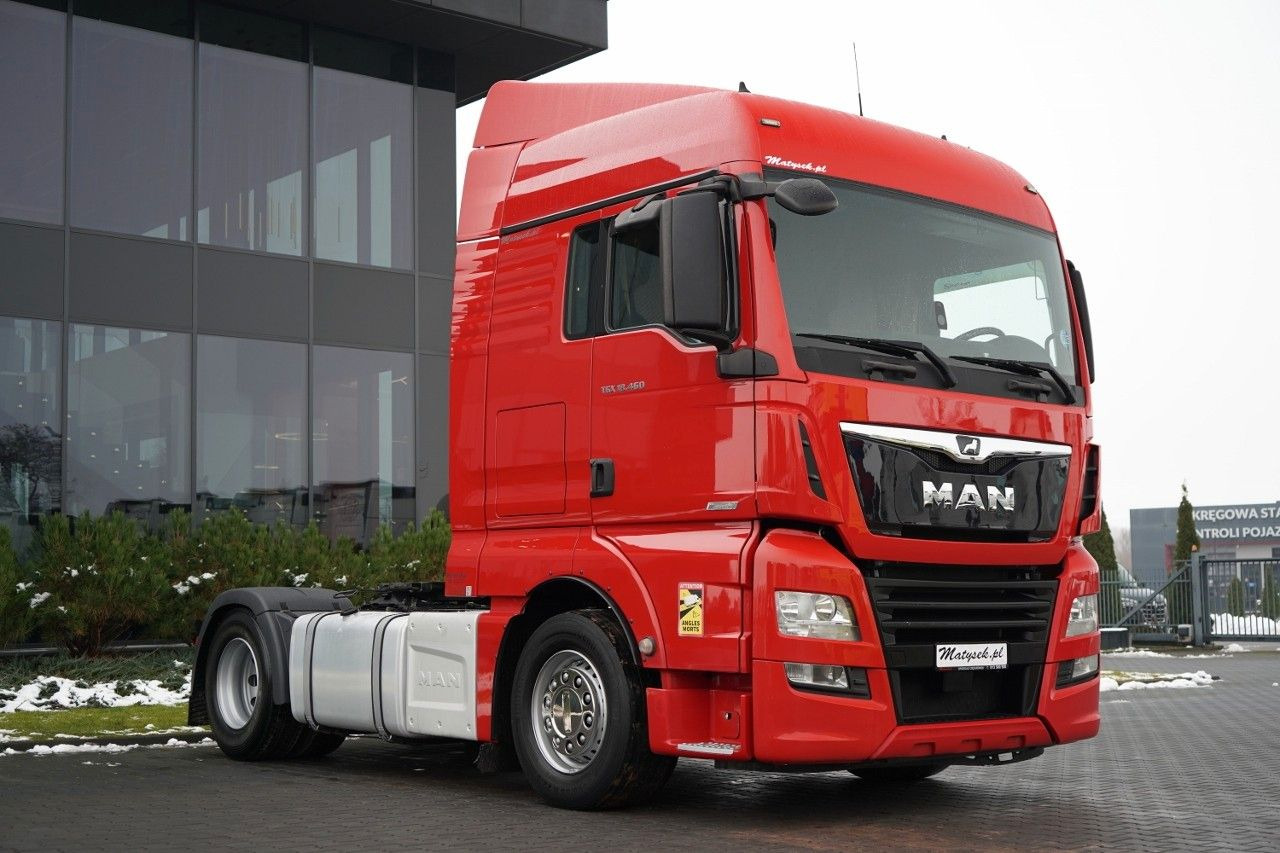 MAN TGX 18.460 / XLX / RETARDER / - Cabeza tractora: foto 2 MAN TGX 18.460 / XLX / RETARDER / - Cabeza tractora: foto 2