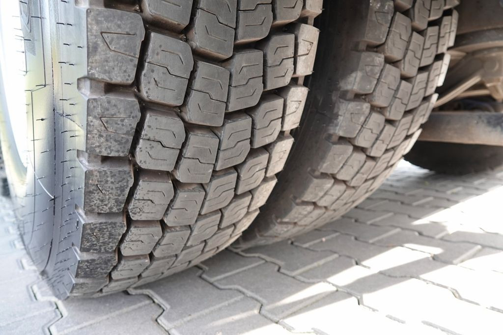 Cabeza tractora MAN TGX 33.540 / 6x4 / RETARDER / DMC: 90 TON / 3 os MAN TGX 33.540 / 6x4 / RETARDER / DMC: 90 TON / 3 os: foto 10 Cabeza tractora MAN TGX 33.540 / 6x4 / RETARDER / DMC: 90 TON / 3 os MAN TGX 33.540 / 6x4 / RETARDER / DMC: 90 TON / 3 os: foto 10