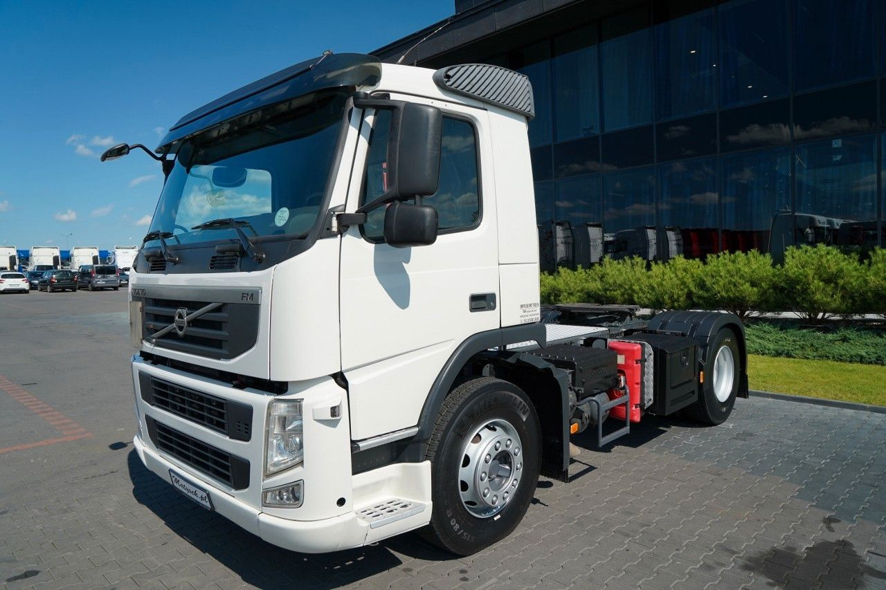 Volvo FM 380 / PEŁNY ADR / NISKA KABINA / DZIENNA KABI - Cabeza tractora: foto 5 Volvo FM 380 / PEŁNY ADR / NISKA KABINA / DZIENNA KABI - Cabeza tractora: foto 5