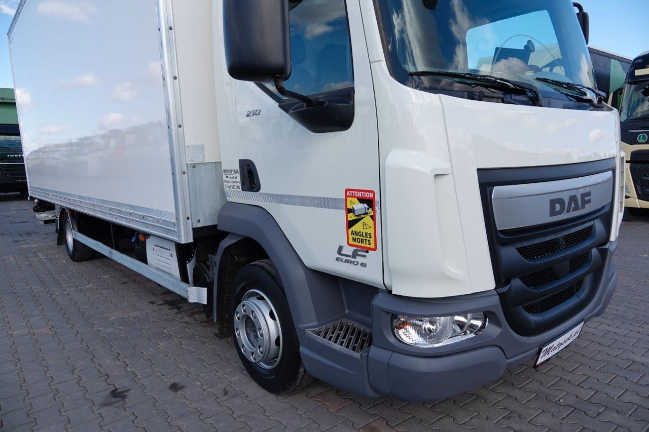 DAF LF 210 / KONTENER - 7 M / SOLÓWKA / WINDA DHOLLA - Camión caja cerrada: foto 5 DAF LF 210 / KONTENER - 7 M / SOLÓWKA / WINDA DHOLLA - Camión caja cerrada: foto 5