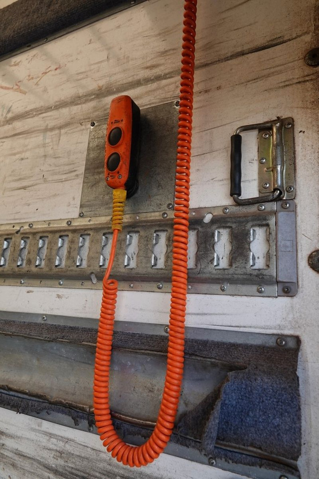 Leasing de  DAF LF 210 / KONTENER - 7 M / SOLÓWKA / WINDA DHOLLA DAF LF 210 / KONTENER - 7 M / SOLÓWKA / WINDA DHOLLA: foto 10