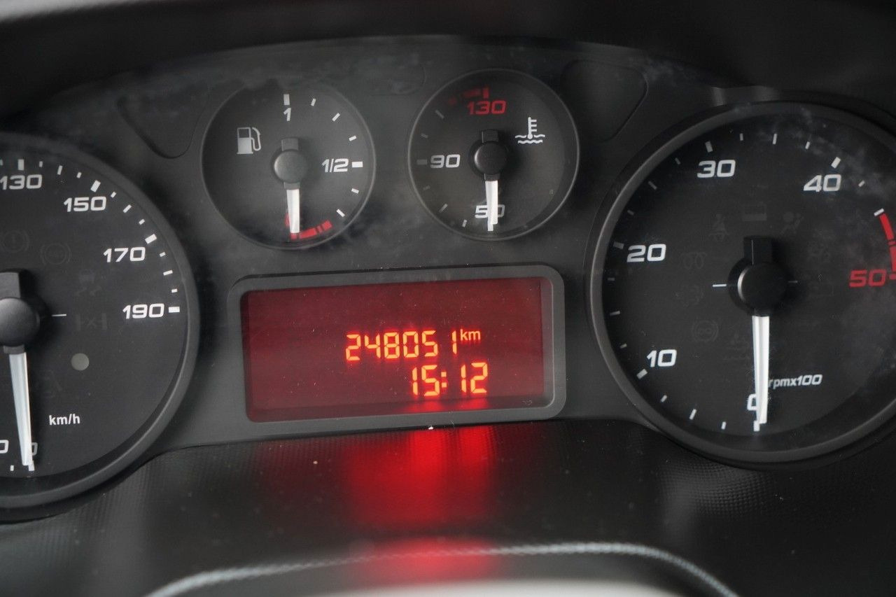 Furgoneta basculante Iveco DAILY 35-140 / WYWROTKA / BRYGADÓWKA / BLIŹNIAK: foto 44