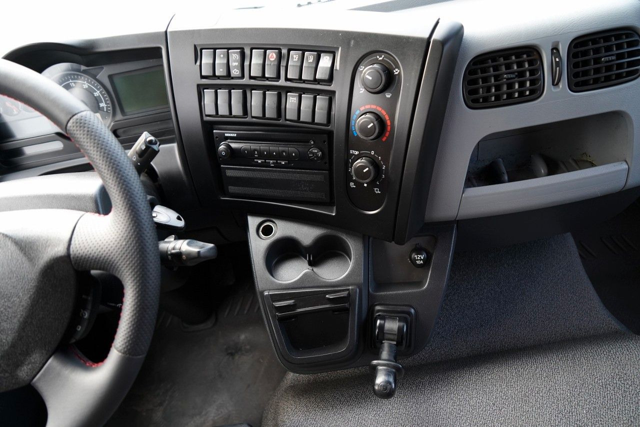 Camión caja cerrada Renault D 210 / 4x2 / KONTENER / 8,6 M / MOCNA PODŁOGA /: foto 32 Camión caja cerrada Renault D 210 / 4x2 / KONTENER / 8,6 M / MOCNA PODŁOGA /: foto 32