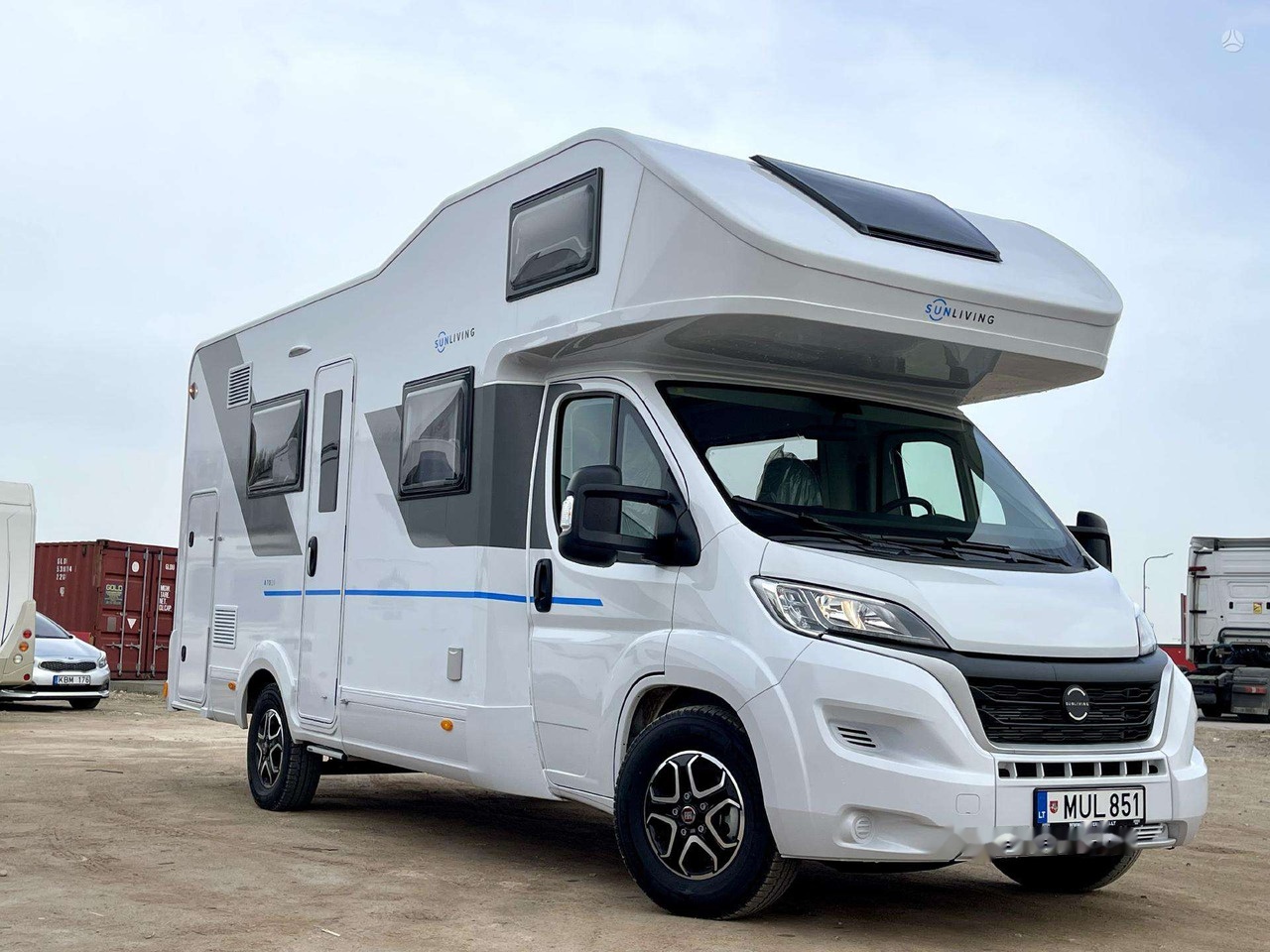 SUN LIVING A70DK - Autocaravana capuchina: foto 1 SUN LIVING A70DK - Autocaravana capuchina: foto 1