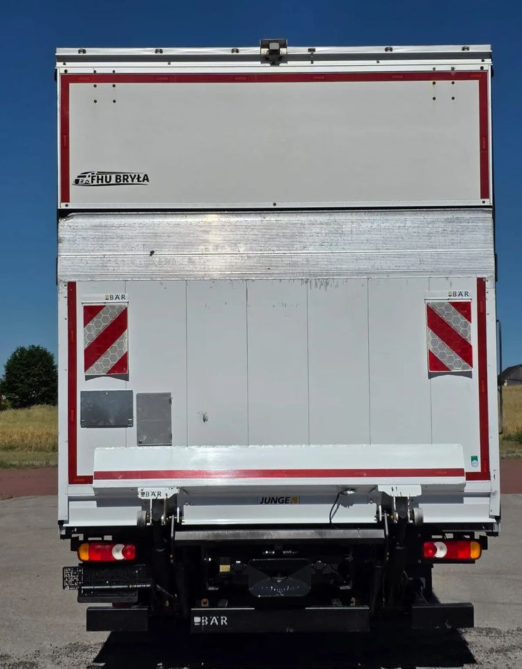 Iveco EUROCARGO 160E320/FIRANKA/WINDA/AUTOMAT/NISKI PRZEBIEG/E6/SPROWADZONY/PIERWSZY WŁAŚCICIEL - Camión lona: foto 5 Iveco EUROCARGO 160E320/FIRANKA/WINDA/AUTOMAT/NISKI PRZEBIEG/E6/SPROWADZONY/PIERWSZY WŁAŚCICIEL - Camión lona: foto 5