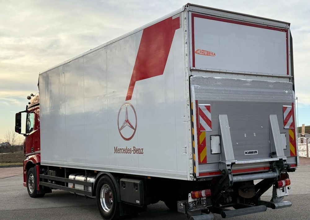 Mercedes-Benz ACTROS 1846/1836/IZOTERMA/WINDA/DUŻY SILNIK/E6/SPROWADZONY/NISKI PRZEBIEG/KONTENER/18 PALET/ALUMINIOWE FELGI/SUPER STAN - Camión frigorífico: foto 5 Mercedes-Benz ACTROS 1846/1836/IZOTERMA/WINDA/DUŻY SILNIK/E6/SPROWADZONY/NISKI PRZEBIEG/KONTENER/18 PALET/ALUMINIOWE FELGI/SUPER STAN - Camión frigorífico: foto 5