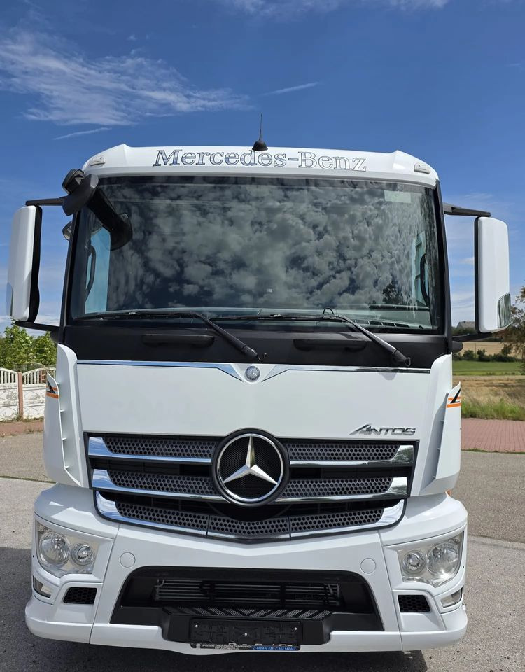 Mercedes-Benz ANTOS 1827 / ATEGO / ACTROS / E6 / ROZSTAW OSI 3.75M / WYWROT / BECZKA / UTRZYMANIE DRÓG / HAKOWIEC / SPROWADZONY / PIERWSZY WŁAŚCICIEL / STAN BDB - Camión chasis: foto 3 Mercedes-Benz ANTOS 1827 / ATEGO / ACTROS / E6 / ROZSTAW OSI 3.75M / WYWROT / BECZKA / UTRZYMANIE DRÓG / HAKOWIEC / SPROWADZONY / PIERWSZY WŁAŚCICIEL / STAN BDB - Camión chasis: foto 3