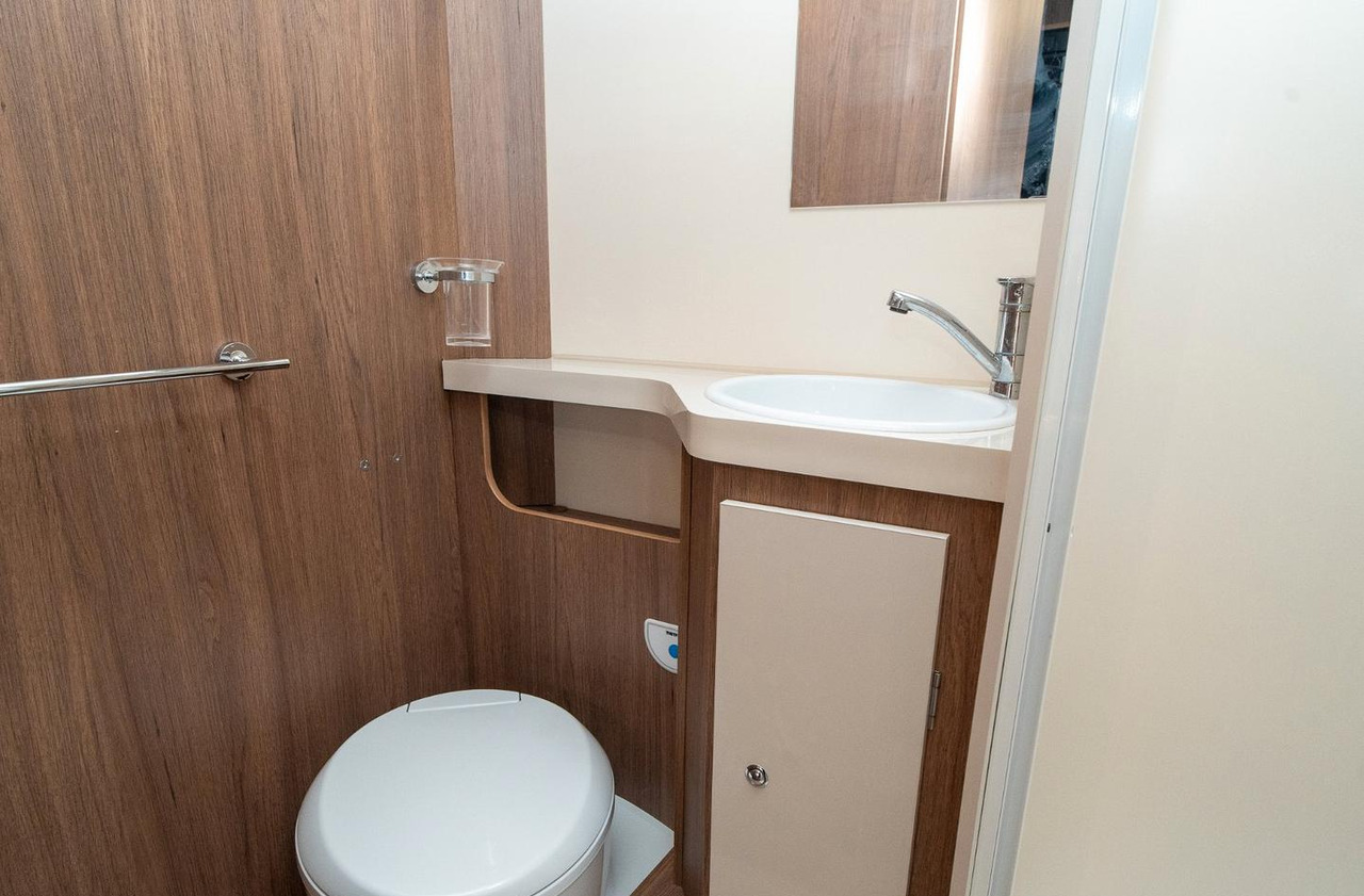 Autocaravana capuchina Elnagh baron 20: foto 14 Autocaravana capuchina Elnagh baron 20: foto 14