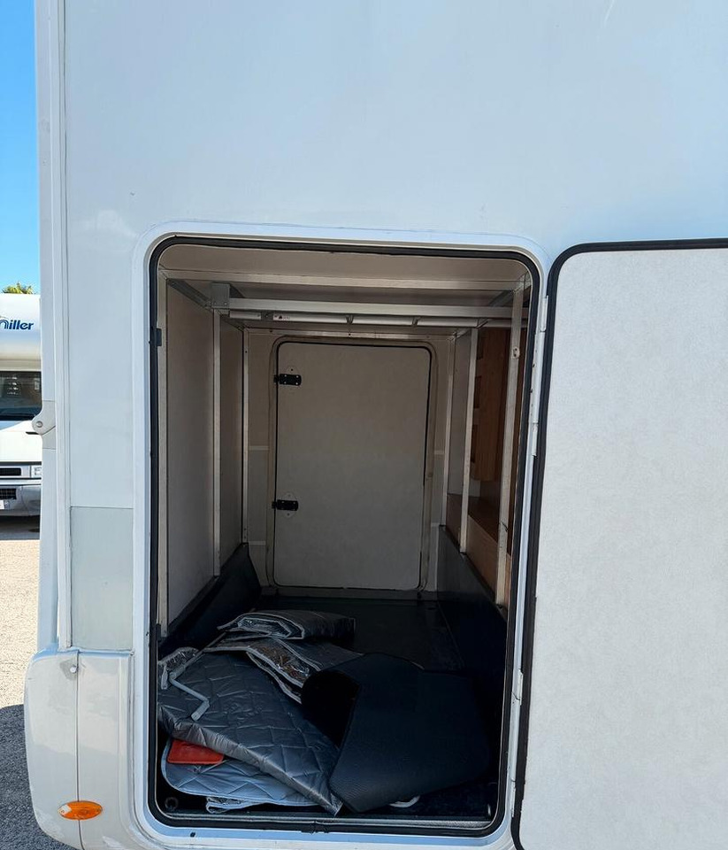 Autocaravana capuchina Rimor SUPERBRIG 677 TC: foto 6