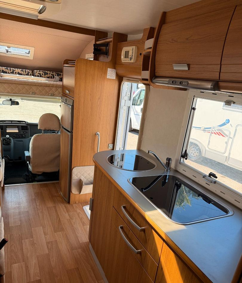 Autocaravana capuchina Rimor SUPERBRIG 677 TC: foto 10