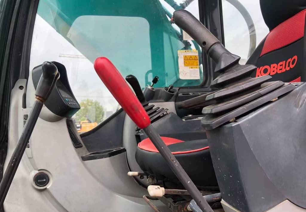 Kobelco SK 210-8 - Excavadora de cadenas: foto 5 Kobelco SK 210-8 - Excavadora de cadenas: foto 5