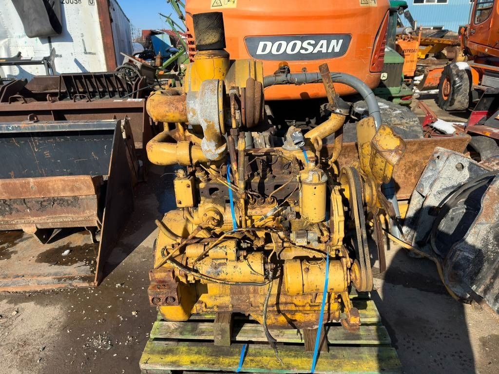 CAT 64J936 - Motor para Maquinaria de construcción: foto 2 CAT 64J936 - Motor para Maquinaria de construcción: foto 2