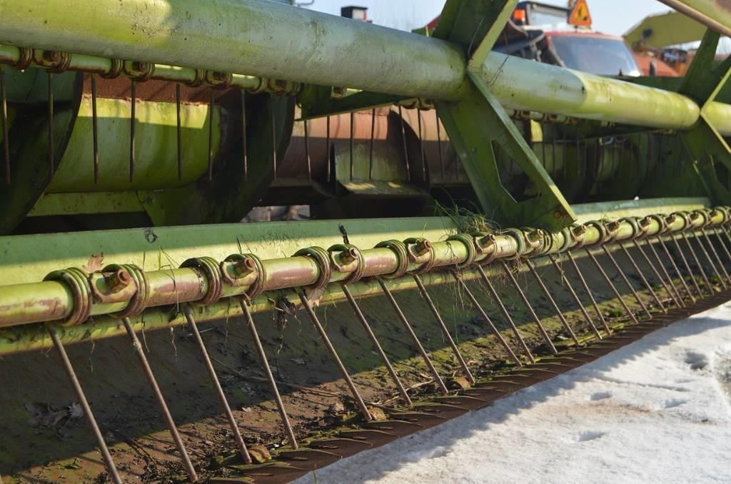 Claas 6m - Cabezal de grano: foto 5 Claas 6m - Cabezal de grano: foto 5
