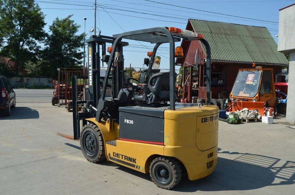 Detank FB30  - Carretilla elevadora eléctrica: foto 4 Detank FB30  - Carretilla elevadora eléctrica: foto 4