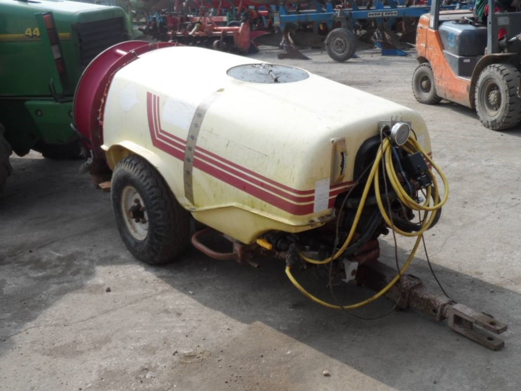 Hardi 1000 - Pulverizador arrastrado: foto 1 Hardi 1000 - Pulverizador arrastrado: foto 1