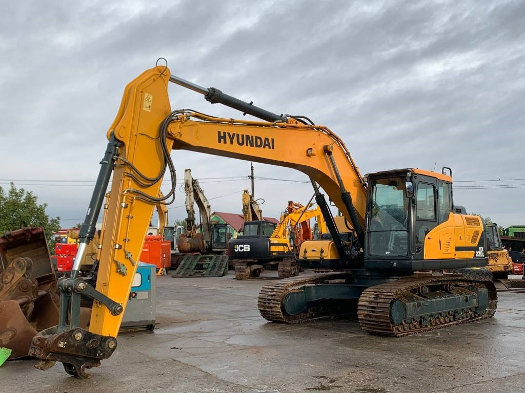 Hyundai HX 220 L - Excavadora de cadenas: foto 1 Hyundai HX 220 L - Excavadora de cadenas: foto 1