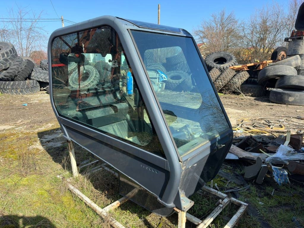 Manitou Telescopic Handler Cabin - Cabina para Maquinaria de construcción: foto 1 Manitou Telescopic Handler Cabin - Cabina para Maquinaria de construcción: foto 1