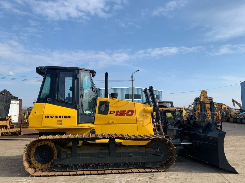 New Holland D 150 - Bulldozer: foto 2 New Holland D 150 - Bulldozer: foto 2