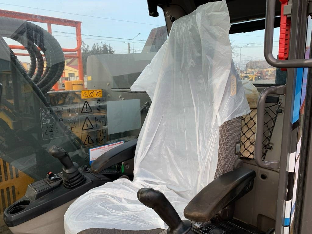 Excavadora de cadenas Volvo ECR145EL: foto 13