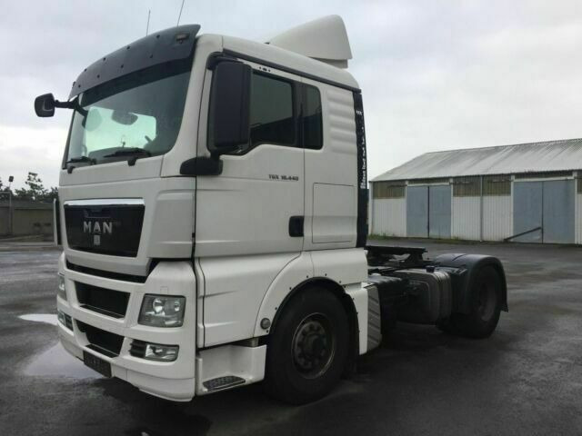 MAN TGX18.440H 4x4 SZM Kipphydraulik - Cabeza tractora: foto 4 MAN TGX18.440H 4x4 SZM Kipphydraulik - Cabeza tractora: foto 4