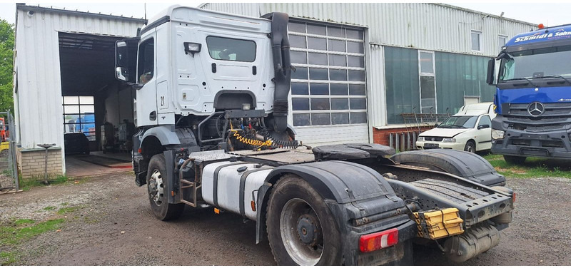 Mercedes-Benz 1840 HD 4x4 Arocs - Cabeza tractora: foto 3 Mercedes-Benz 1840 HD 4x4 Arocs - Cabeza tractora: foto 3