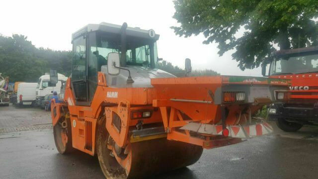 Hamm DV90 VO mit Streuer Klima German Maschine - Apisonadora de asfalto: foto 2 Hamm DV90 VO mit Streuer Klima German Maschine - Apisonadora de asfalto: foto 2