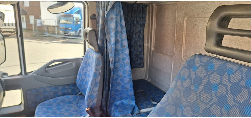 Camión lona Iveco 120E22 Plane+Sp. G.Haus/Hochdach Klima LBW AHK: foto 9 Camión lona Iveco 120E22 Plane+Sp. G.Haus/Hochdach Klima LBW AHK: foto 9