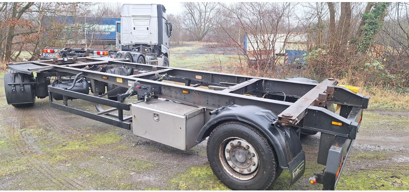 Kögel AWE 20 BDF Anhänger - Remolque portacontenedore/ Intercambiable: foto 2 Kögel AWE 20 BDF Anhänger - Remolque portacontenedore/ Intercambiable: foto 2