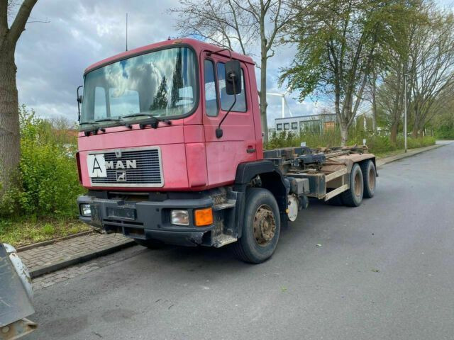 MAN 26.372K 6x4 Abrollkipper AHK Blatt/Blatt - Camión multibasculante: foto 1 MAN 26.372K 6x4 Abrollkipper AHK Blatt/Blatt - Camión multibasculante: foto 1