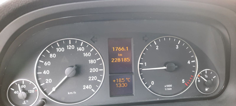 Mercedes-Benz A-Klasse 180 A 180 CDI AVANTGARDE - Hatchback: foto 3 Mercedes-Benz A-Klasse 180 A 180 CDI AVANTGARDE - Hatchback: foto 3