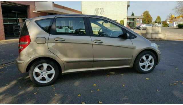 Mercedes-Benz A-Klasse 200 CDI - Hatchback: foto 2 Mercedes-Benz A-Klasse 200 CDI - Hatchback: foto 2